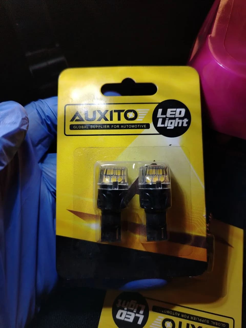 T15 AuxiTo White (PKG)