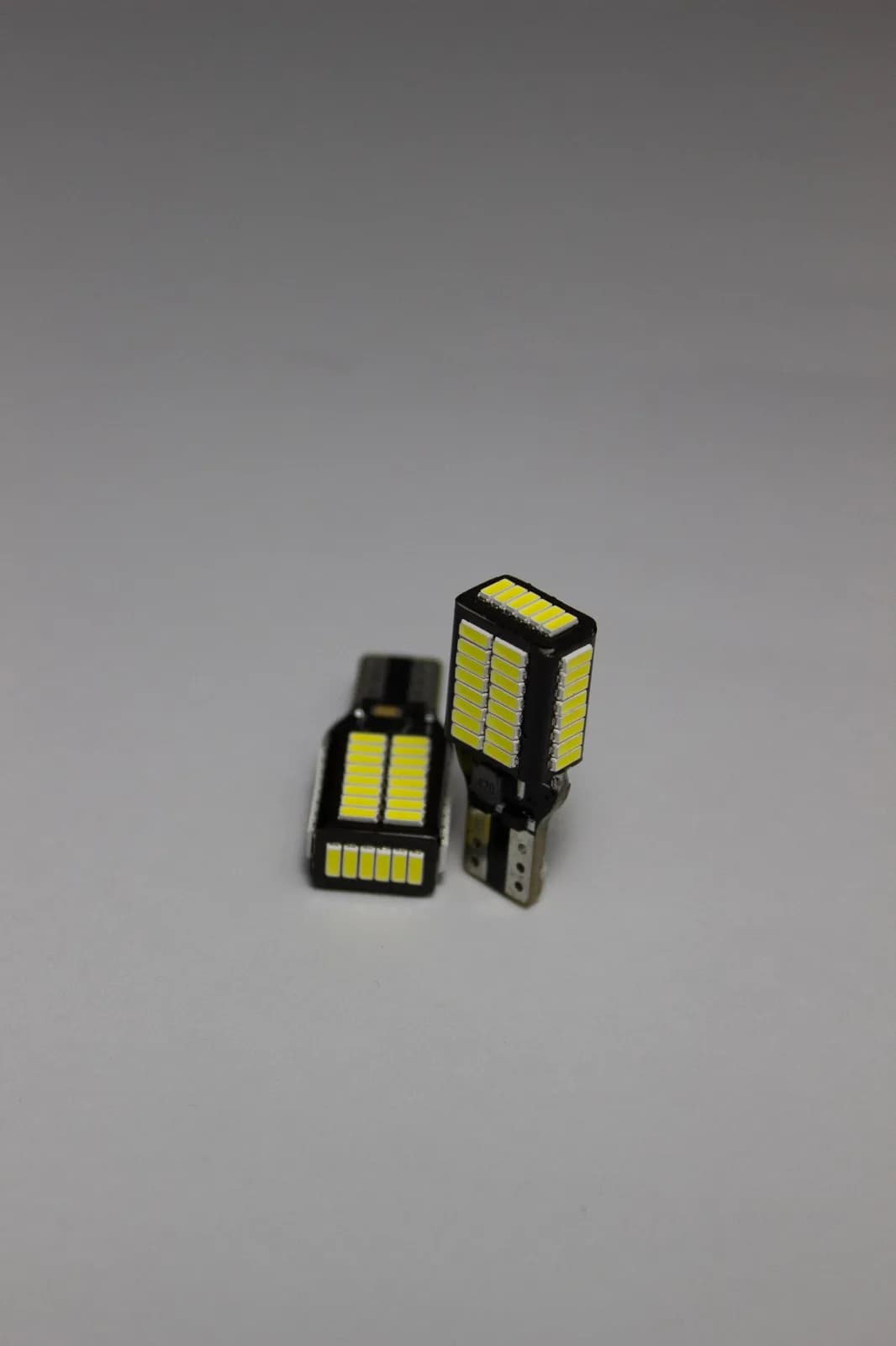 T15 B6 3704 White 12-24V
