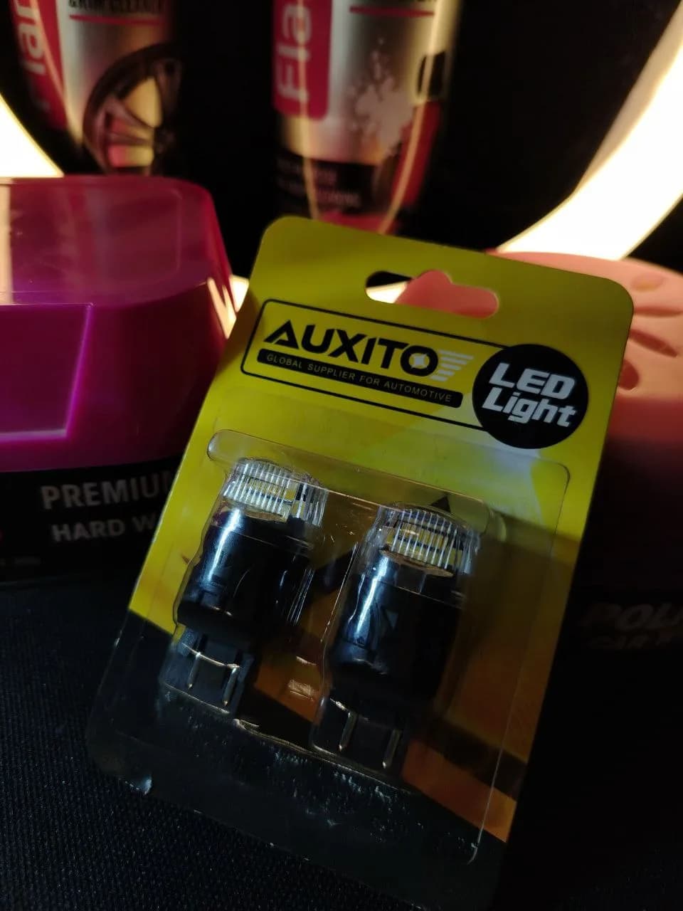 T15 AuxiTo White (PKG)