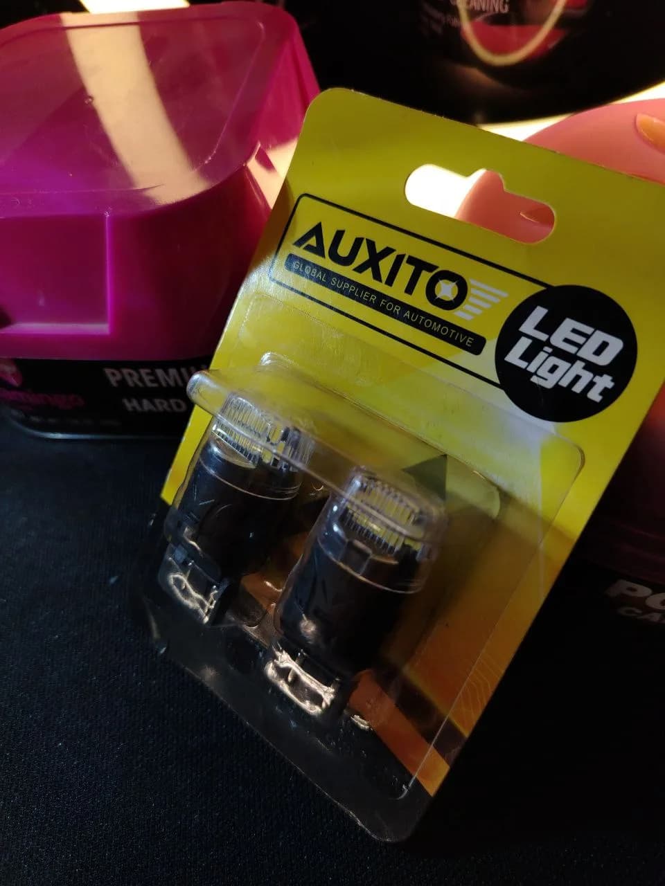 T15 AuxiTo White (PKG)
