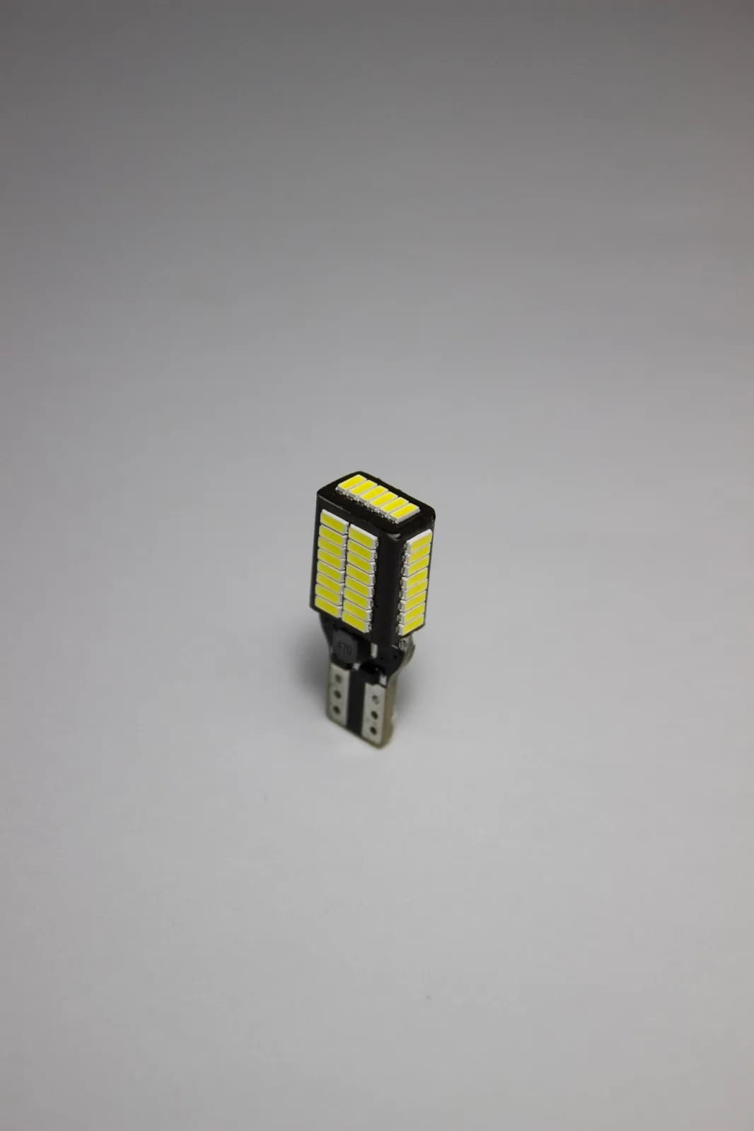 T15 B6 3704 White 12-24V