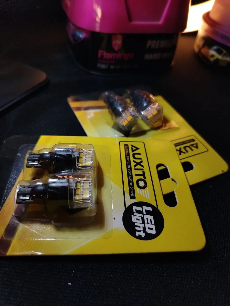 T15 AuxiTo White (PKG)
